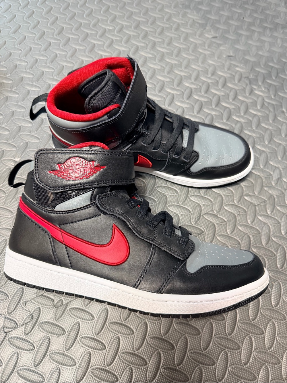 Nike Air Jordan fly ease Style High-Top Sneakers in Black/Red/Grey